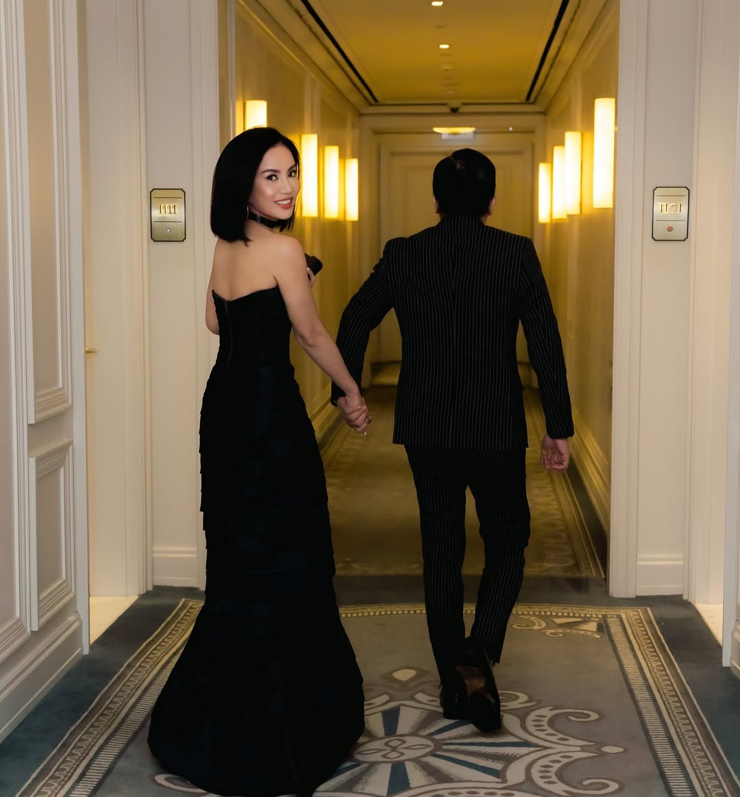 Pose Ari Lasso bucin ke Dearly Joshua. [Instagram]